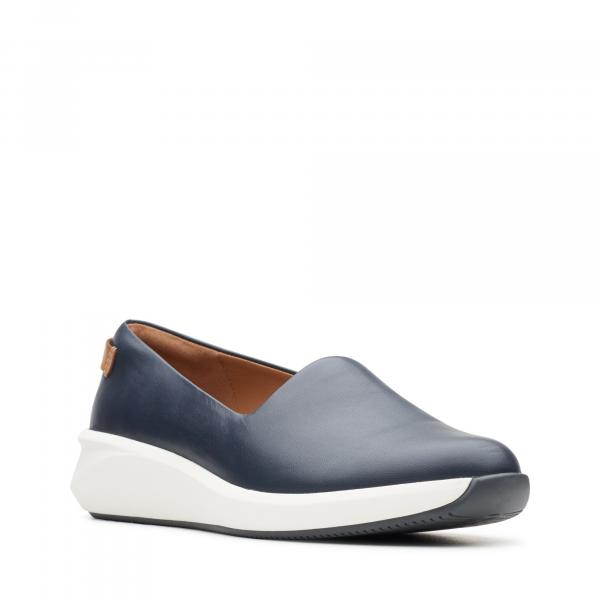 CLARKS Un Rio Step Navy Leather